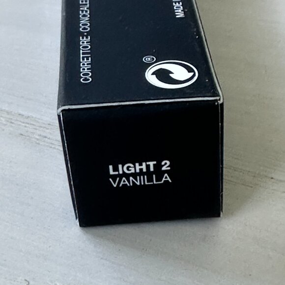 NARS Radiant Creamy Concealer (Light 2 Vanilla) - Picture 6 of 8